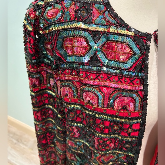 Fabulous vintage sequins jacket from Adrianna Papell in red. Size large. - Picture 2 of 13